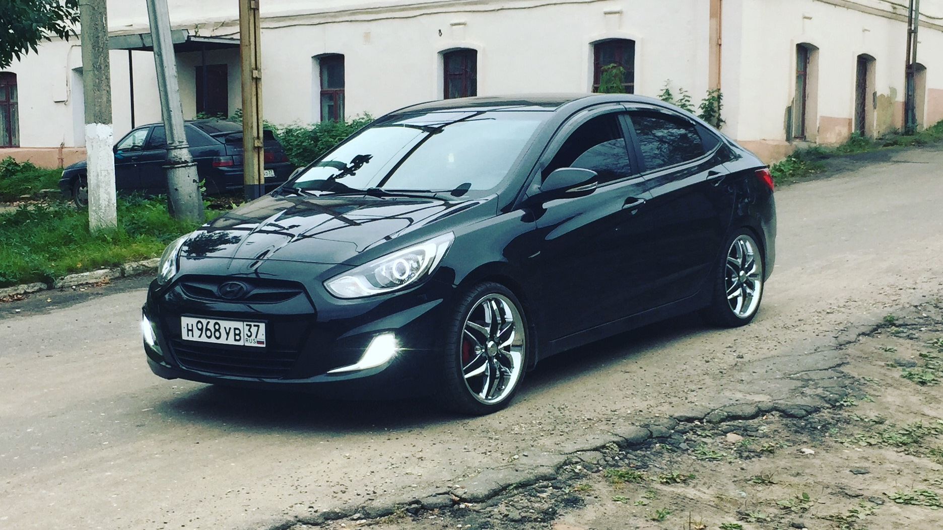 St solaris. Черный.Hyundai.Solaris r17. Hyundai Solaris 2012 черный. Черный Солярис 2011 на 17 колесах. Хендай Солярис 2011 черный