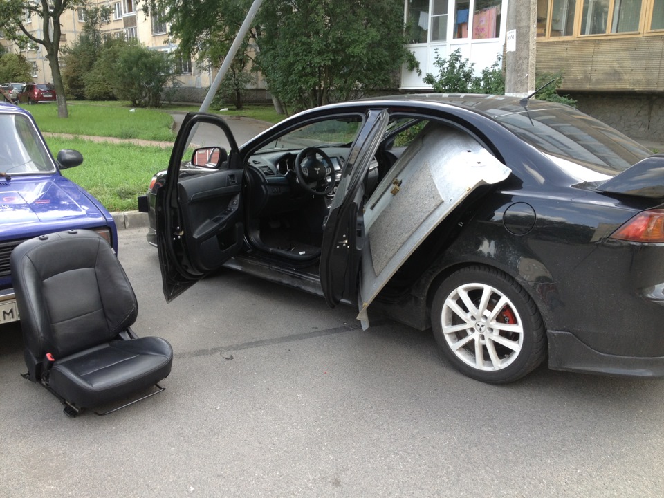 f727378s 960 белый лансер 10 с черной крышей