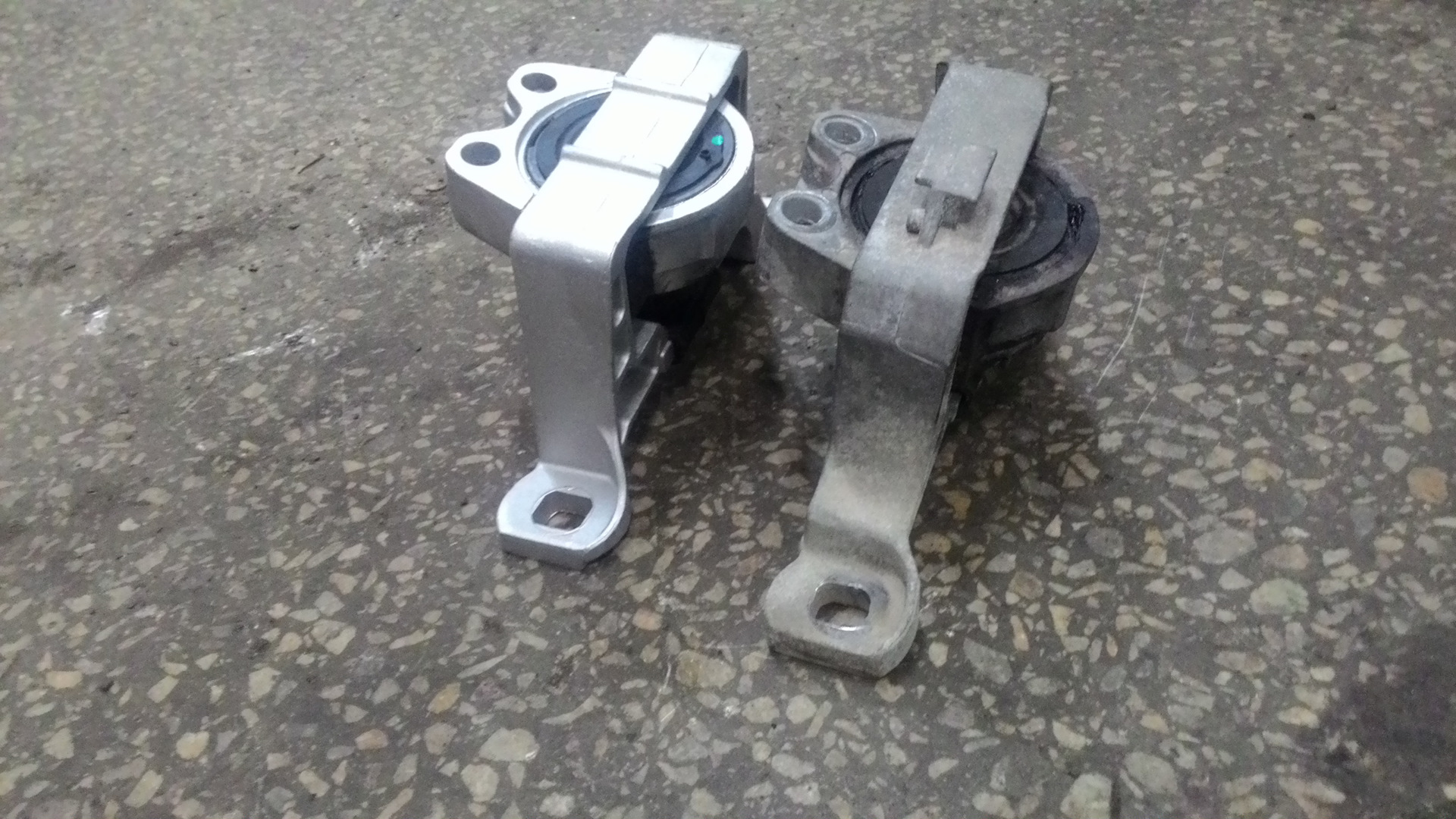 Причина вибрации форд фокус 2. Причина вибрации форд фокус 2. Причина вибрации форд фокус 2. Замена гидроопоры двигателя форд фокус 2. Подшипник компрессора кондиционера форд фокус 3.