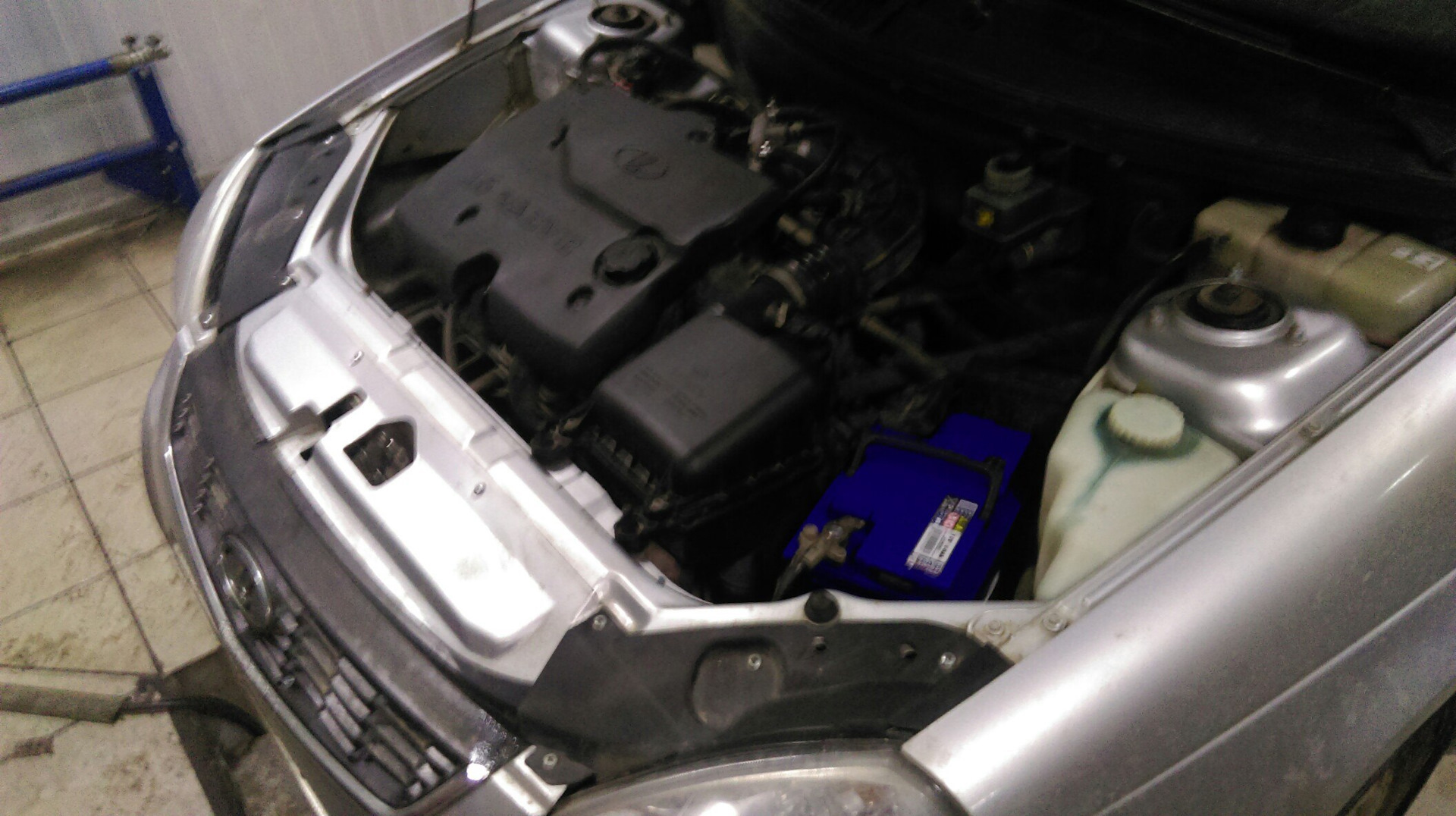 Замена масла и регулировка фар — LADA Приора седан, 1,6 л., 2008 года ...