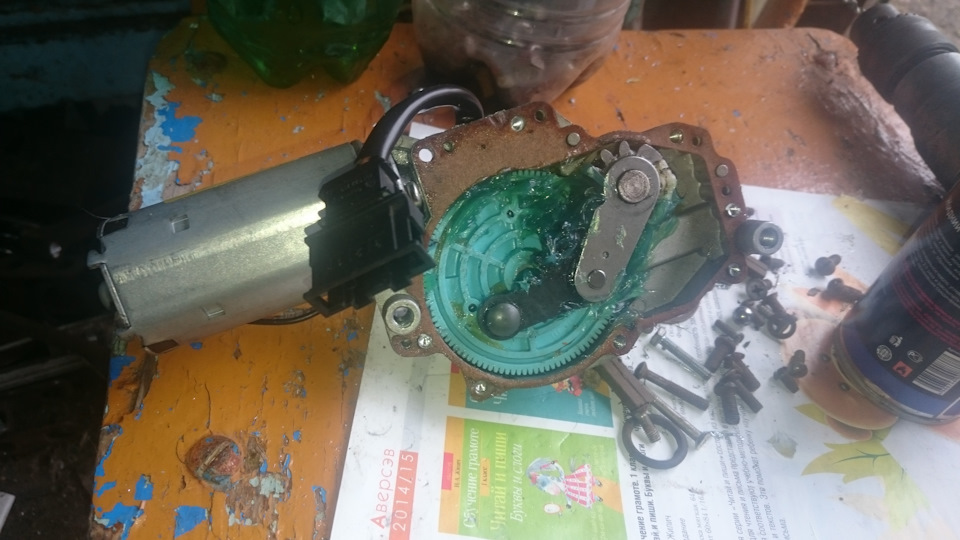 Моторчик дворника — Ford Galaxy (Mk I), 1,9 л, 1997 года | своими ...