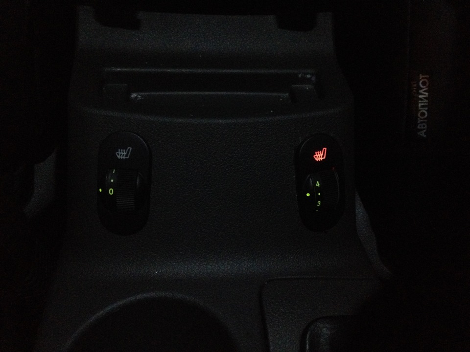 Обогрев сидений форд фокус. Подогрев сидений Форд фокус 3. Подключить кнопку подогрева сидения Форд Маверик 2006. Установка подогрева сидений Форд Фьюжн. Где кнопка подогрева сидений в Форд фокус 3 2016.