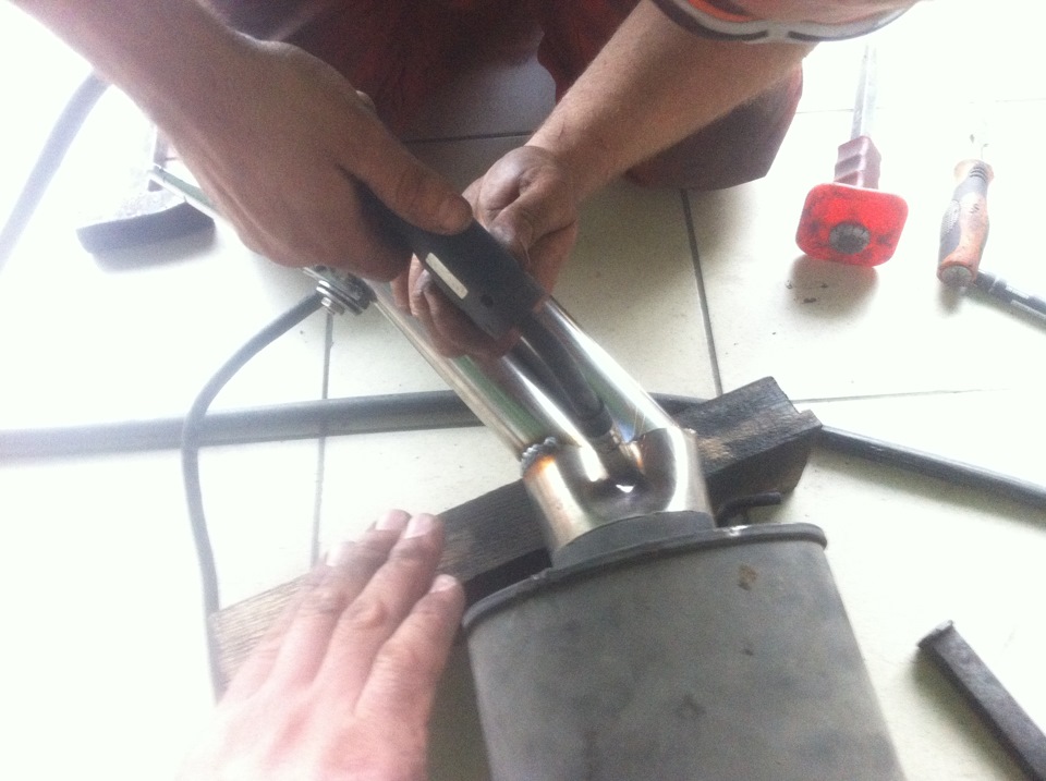 День на СТО Masters, garage замена подушек и втягивающего с цилиндром ...