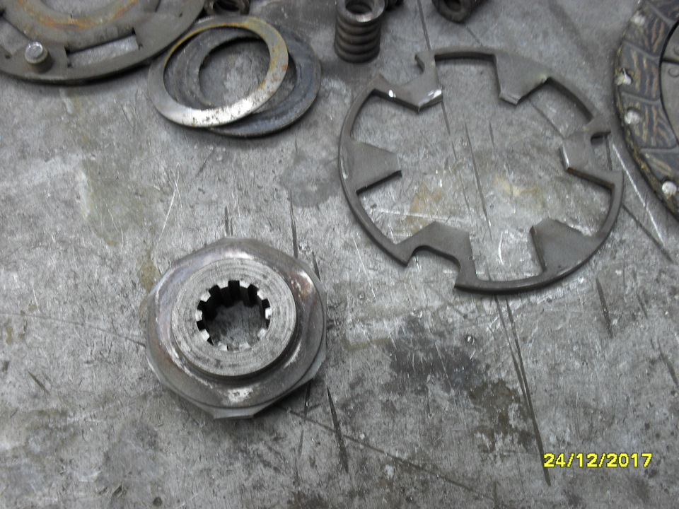 Фото в бортжурнале Самодельный минитрактор