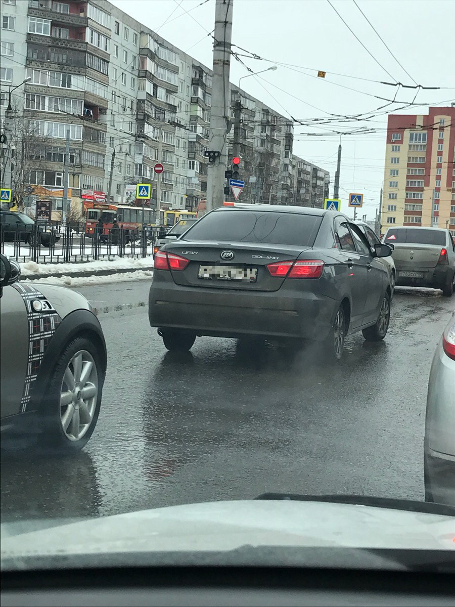 Ничего не напоминает? — Lada Vesta, 1,6 л, 2017 года | наблюдение | DRIVE2