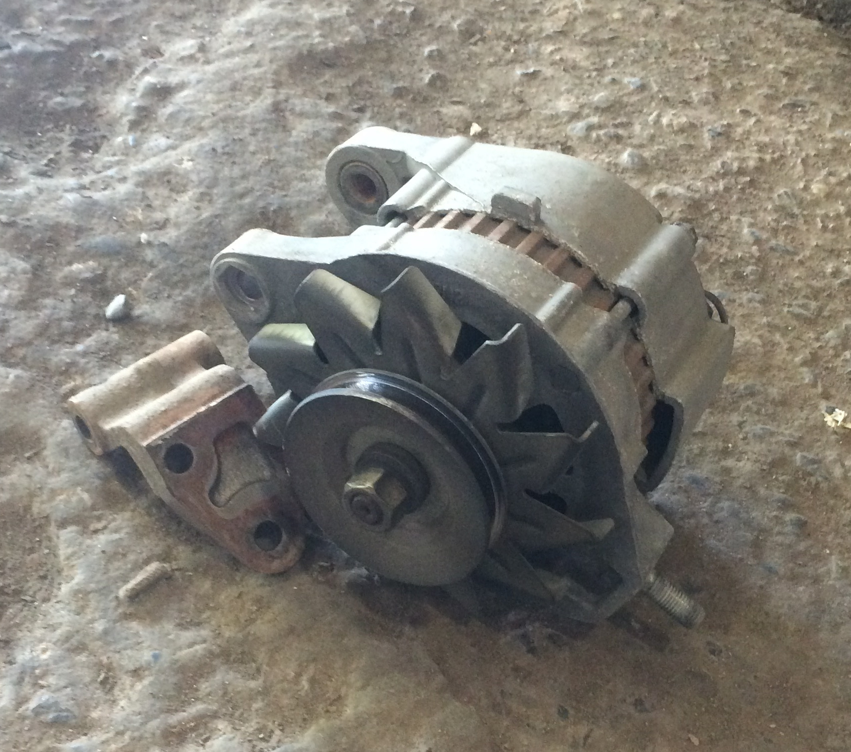 Генератор от ваз 2107. "атэ-1" 73а. Ваз 21074 какой генератор. Ваз 21074 какой генератор. Генератор ваз 2107.