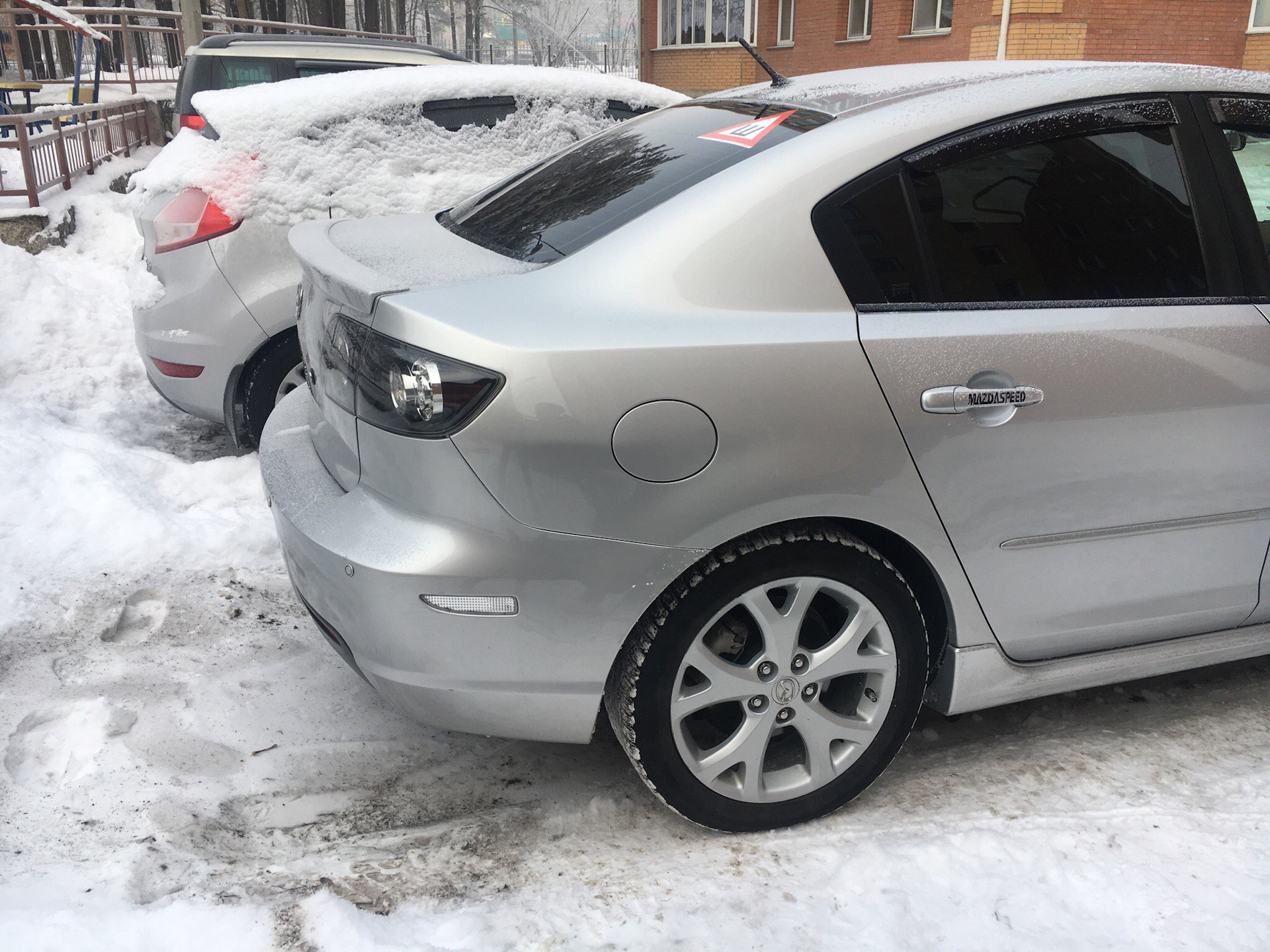 20 Белые катафоты в задний бампер (клыки) — Mazda 3 (1G) BK, 2 л, 2008 года  | стайлинг | DRIVE2