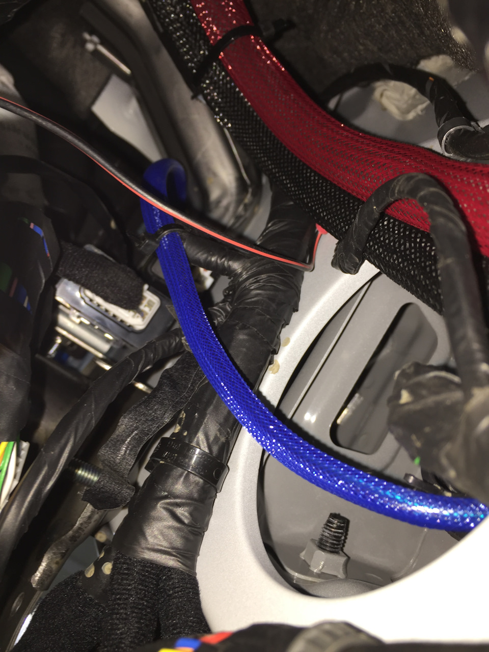 провода хендай солярис. провод габаритов hyundai solaris. провод тахометра ford c max. провода хендай солярис. Hyundai accent провод тахометра.