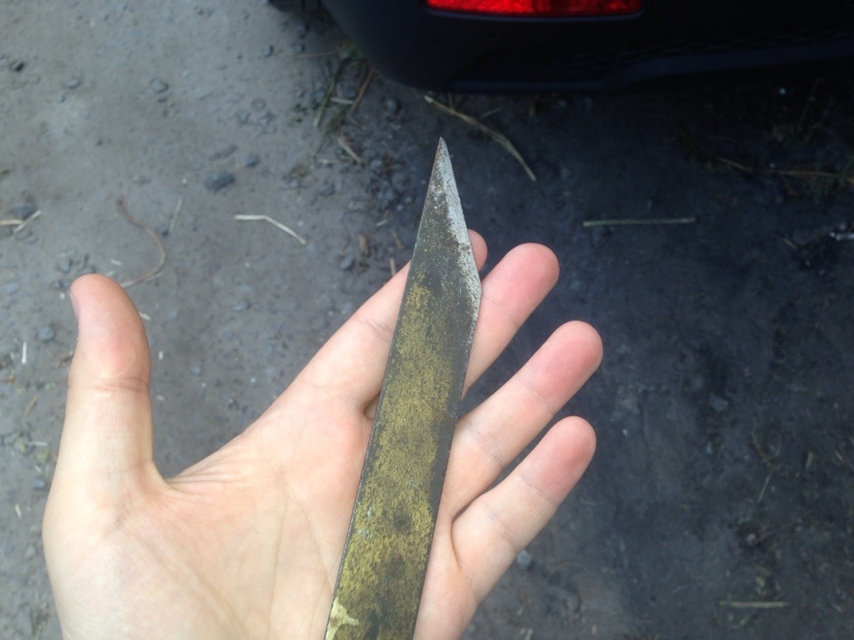 заточенная хреновина, типа ножа — KIA Sorento (2G)