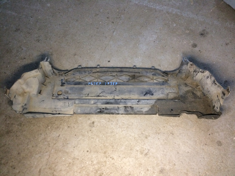 Пластиковая защита под бампер. — Volvo S80 (1G), 2,4 л, 2005 года ...