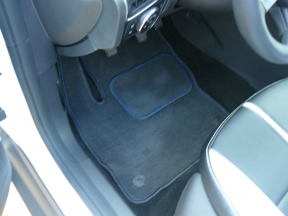 автоковрик — Ford Focus Hatchback III, 3,5 л, 2012 года | аксессуары ...