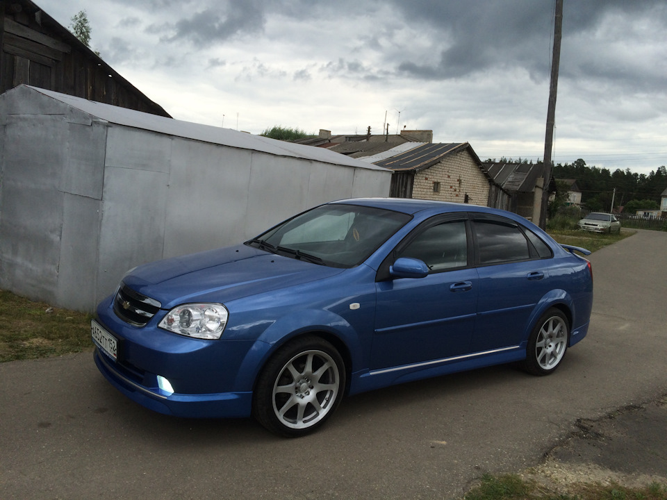 Chevrolet Lacetti синий хэтчбек r17 колеса