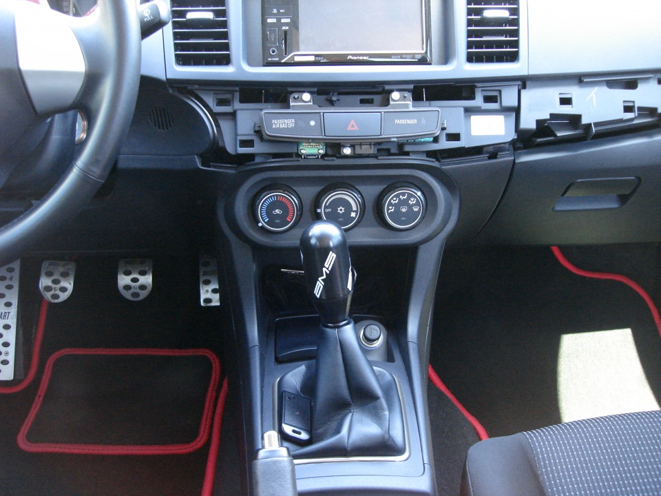 Ams Shift Knob & Muteki SR35 — Mitsubishi Lancer X, 2 л., 2008 года тюнинг DRIVE2