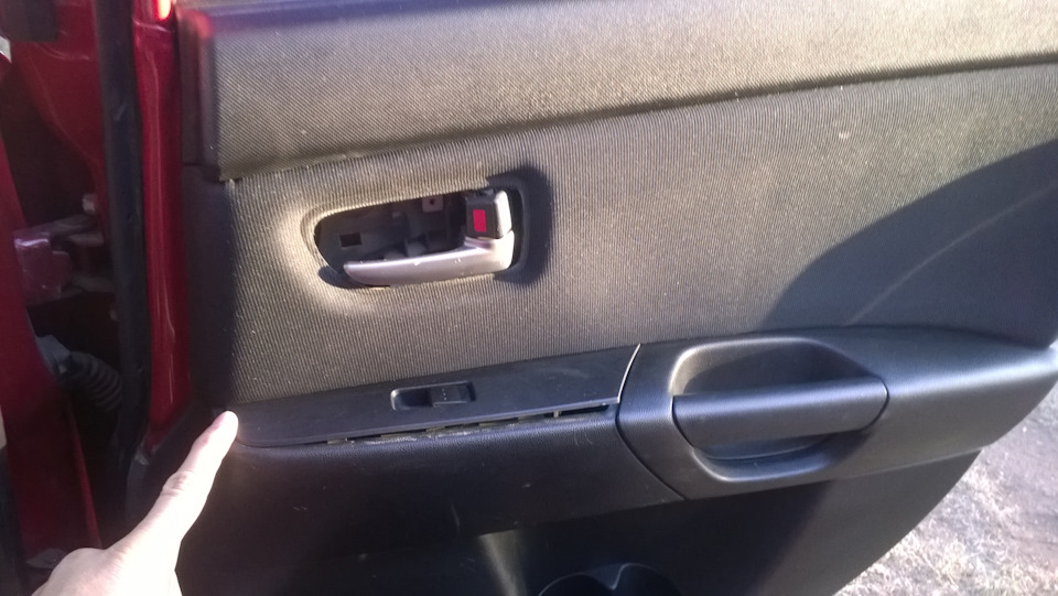 Ремонт ограничителей дверей — Mazda 3 (1G) BK, 1,6 л, 2005 года ...