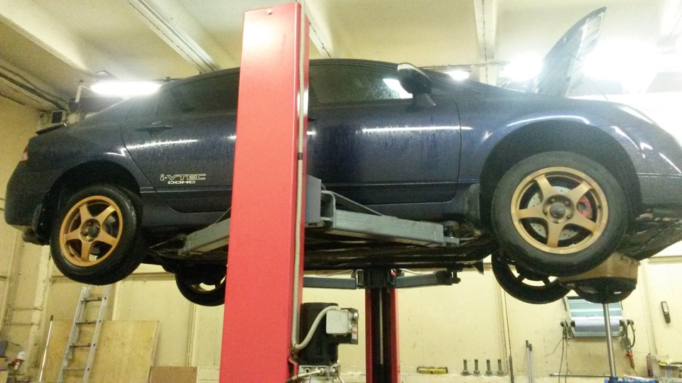 Плановая замена масла + надо менять передний правый ступичный подшипник ...