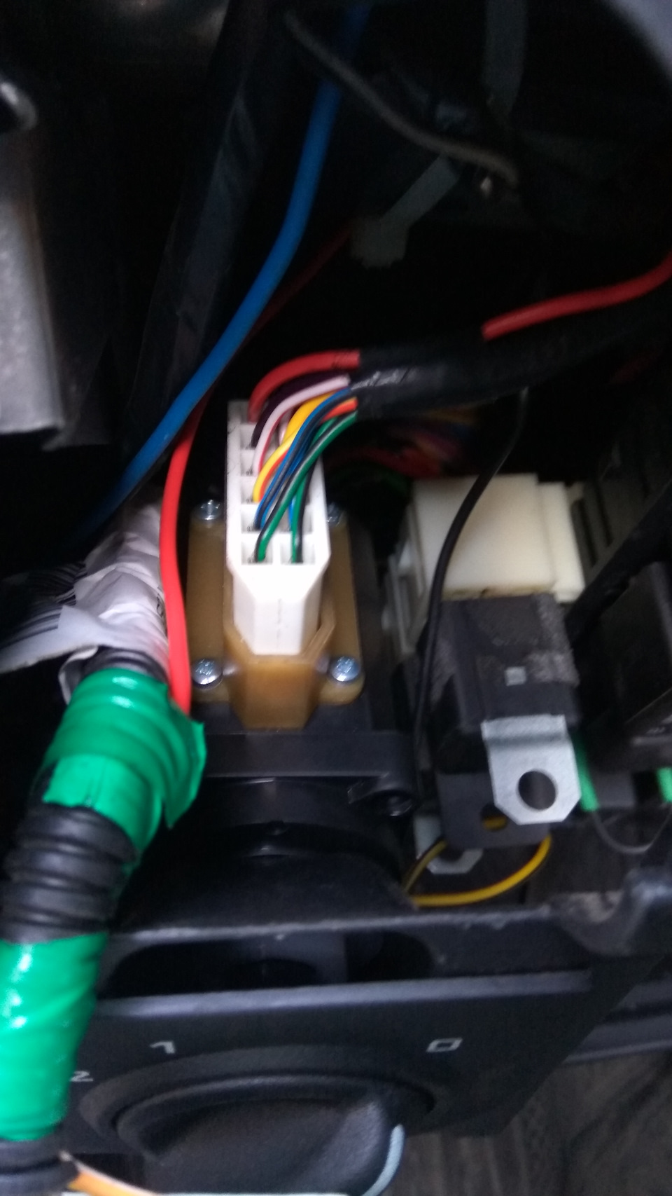 #72. Установка электрокорректора фар. — Lada Гранта, 1,6 л, 2013 года ...