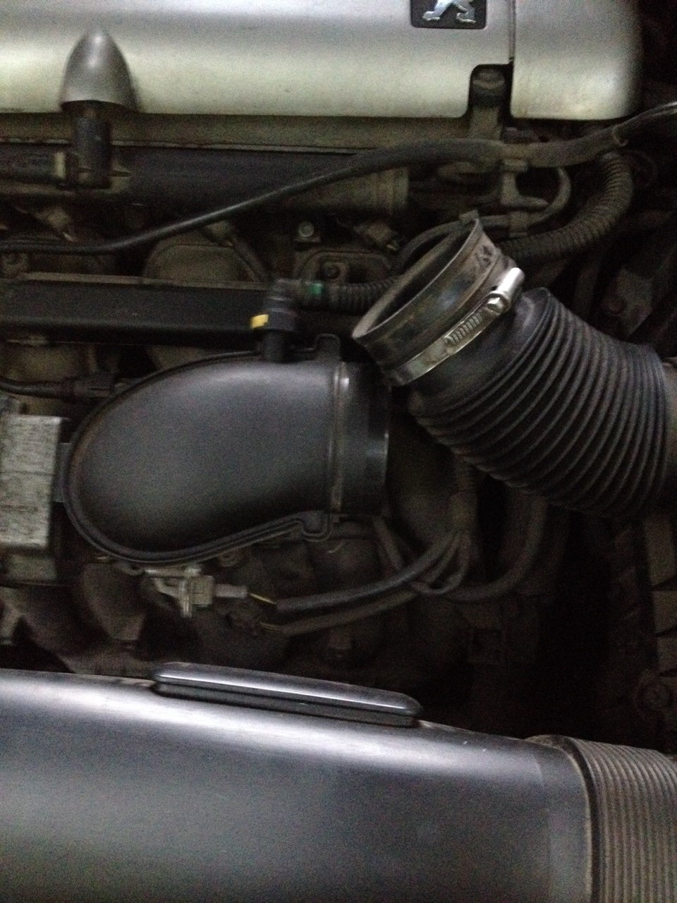 Чистка дроссельной заслонки — Peugeot 407, 2 л, 2005 года | своими ...