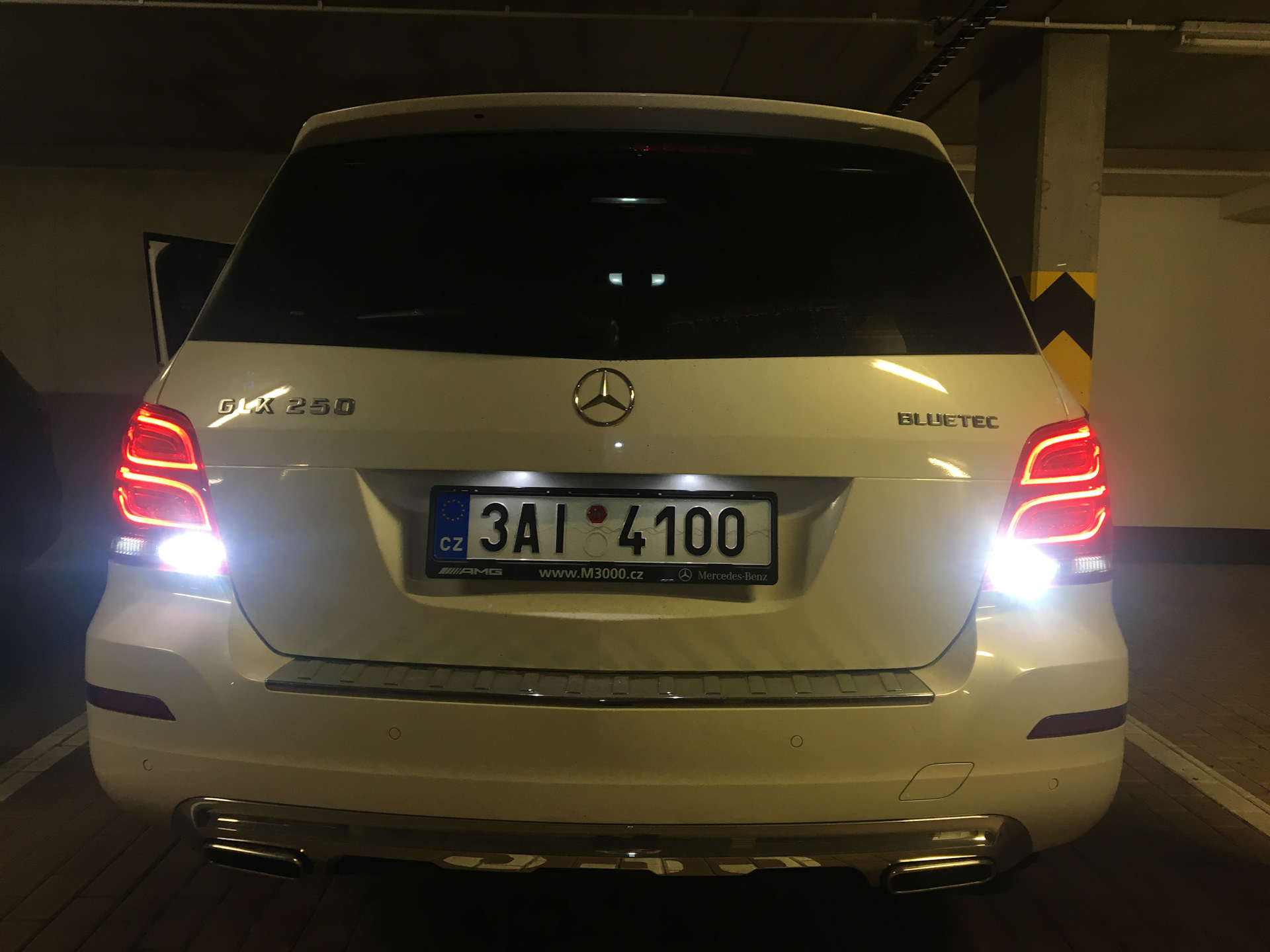 Как снять задний парктроник мерседес глк Лампочки LED W16W в задний ход GLK X204 - Mercedes-Benz GLK-Class (X204), 2,2 л,