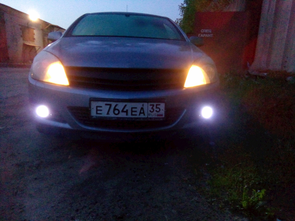 Замена ламп в птф — Opel Astra H GTC, 1,6 л, 2008 года | другое | DRIVE2