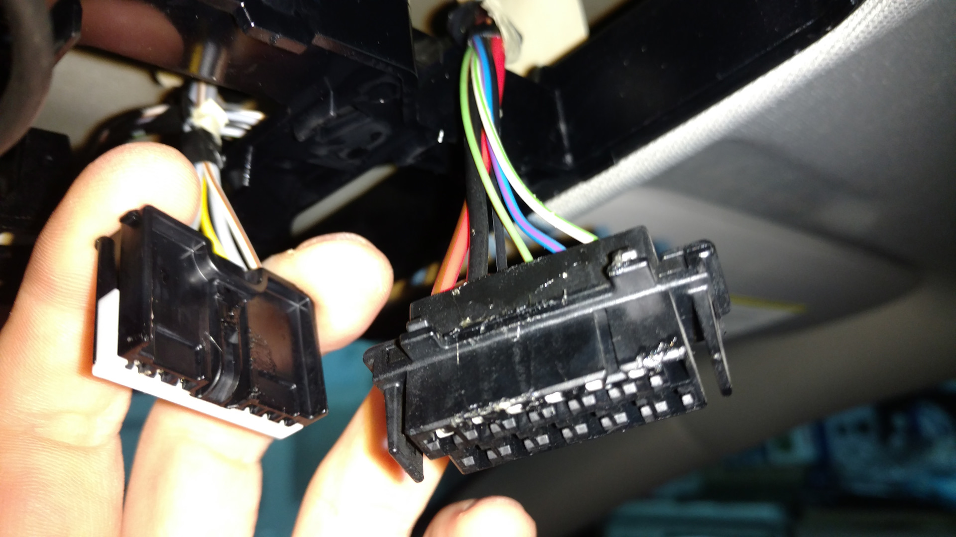 Astra j разъем. Разъём на топливный opel kadett. Astra j разъем. Astra j разъем. Разъем динамика opel astra j.