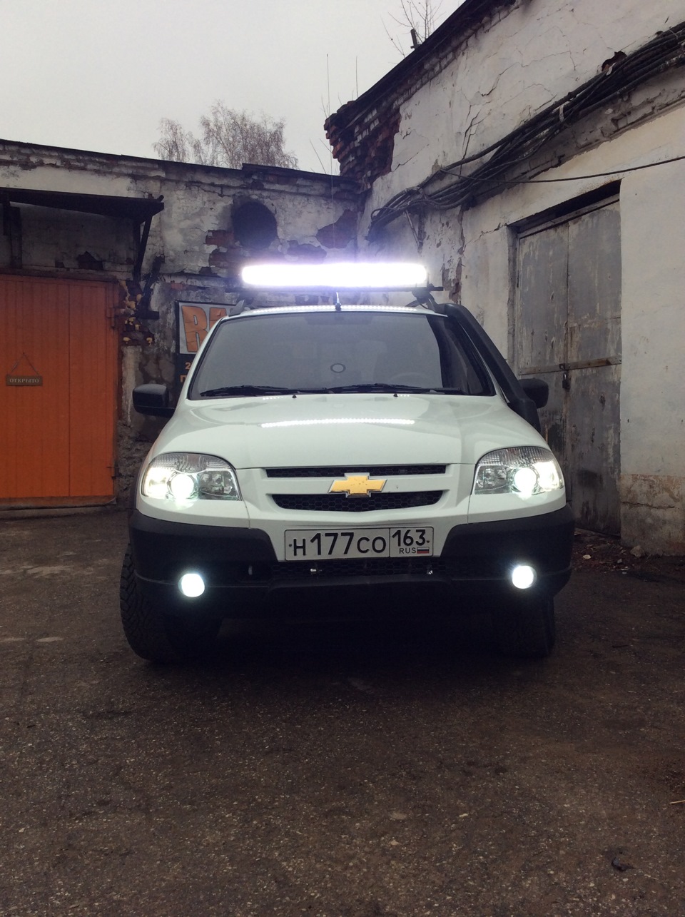 Led фары получил, установил ! — Chevrolet Niva, 1,7 л, 2014 года | тюнинг |  DRIVE2