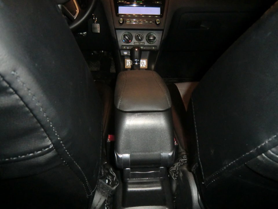 #17 Подлокотник на Шкоду Рапид — Skoda Rapid (1G), 1,6 л, 2014 года ...