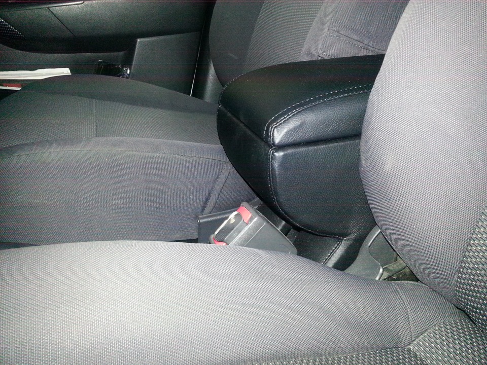 Установка подлокотника — Chevrolet Aveo Sedan (1G), 1,8 л, 2006 года ...