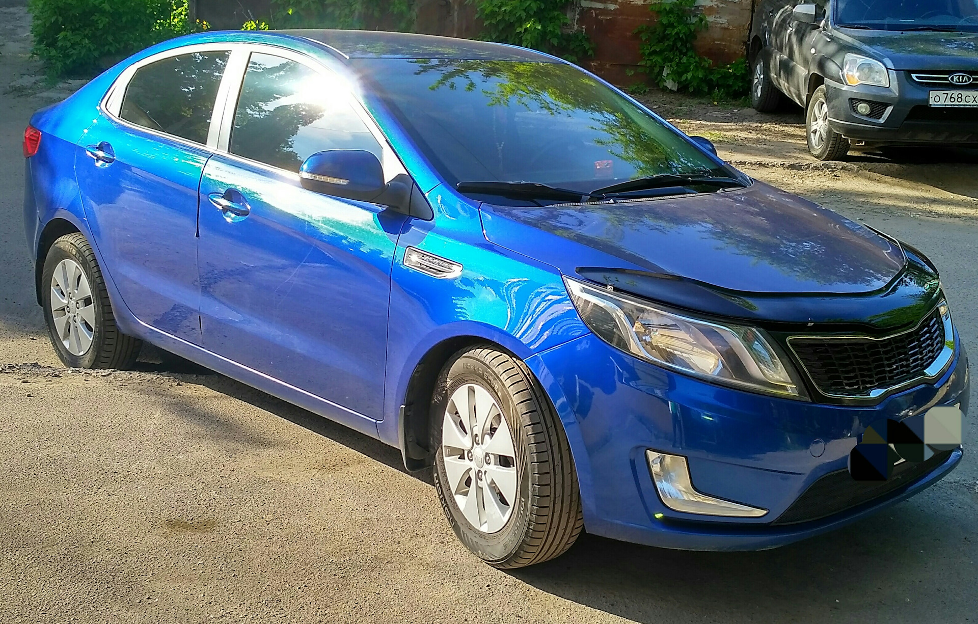 Rio blue. Kia Rio синяя. Киа Рио синяя 2023. Киа Рио синяя т 275 ус 72. Kia Rio 2013 синяя.