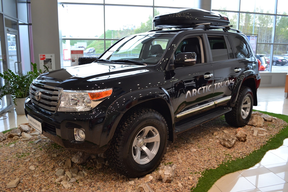 Toyota Land Cruiser 300 Arctic Trucks