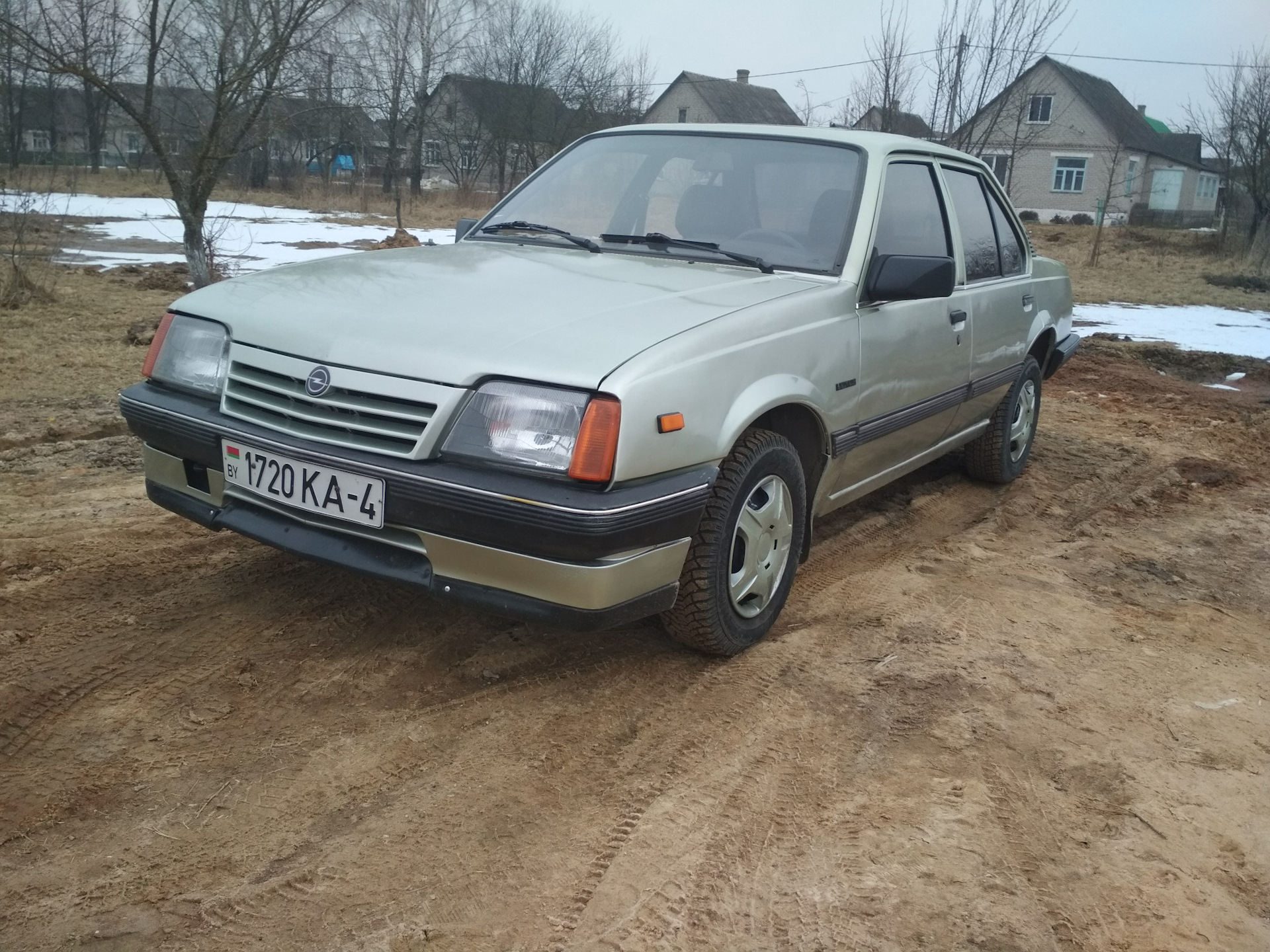 Опель аскона 1.6. Опель Аскона 1986. Опель Аскона 1986 хэтчбек. Opel Ascona 1.6.