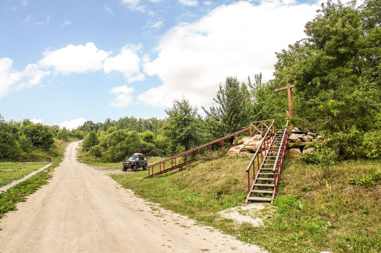 В 5 районе источник. Источник 7 братьев. Источник семь братьев в Краснинском районе.