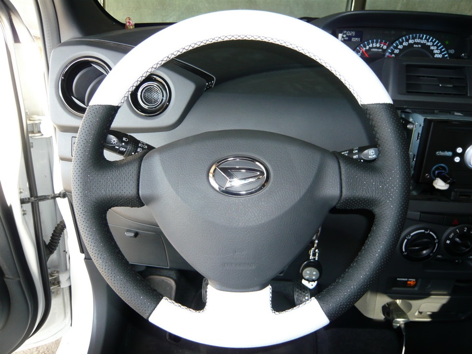 Руль в кожу! — Daihatsu Materia, 1,5 л, 2008 года | стайлинг | DRIVE2