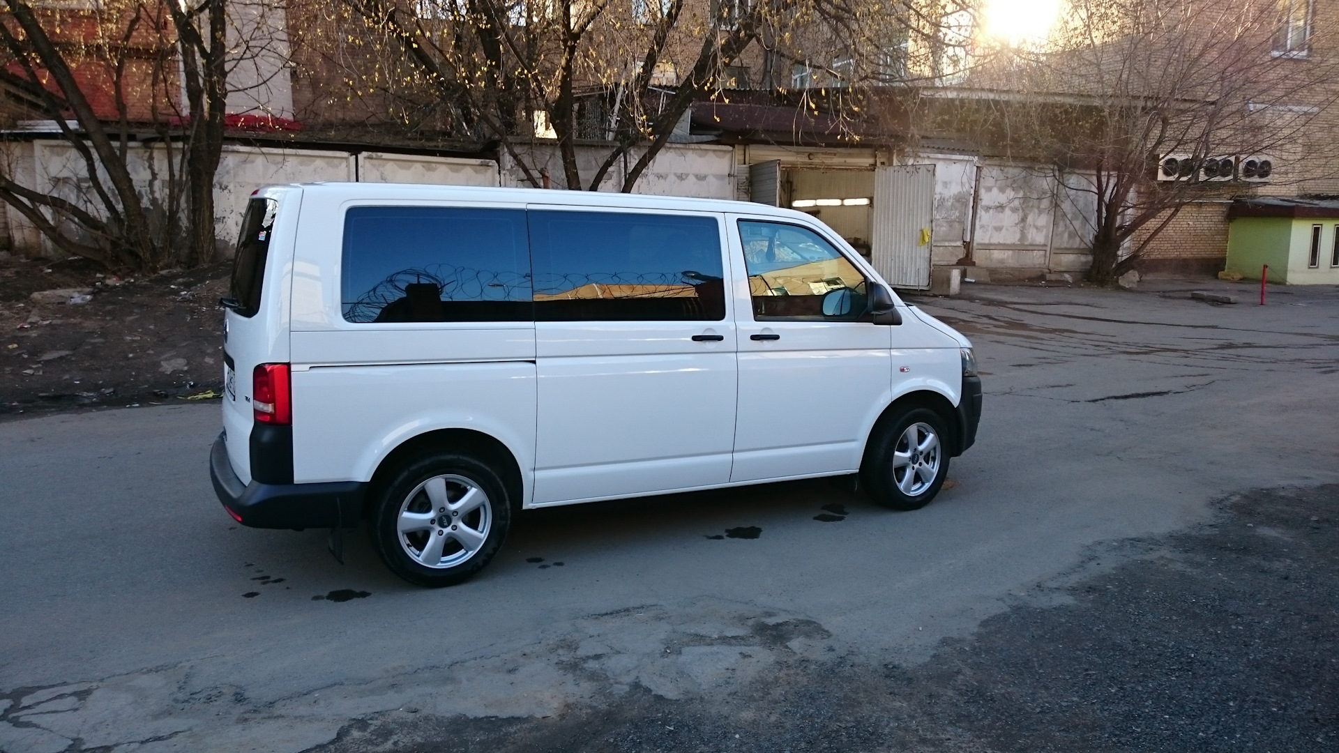 Volkswagen Caravelle t5 White