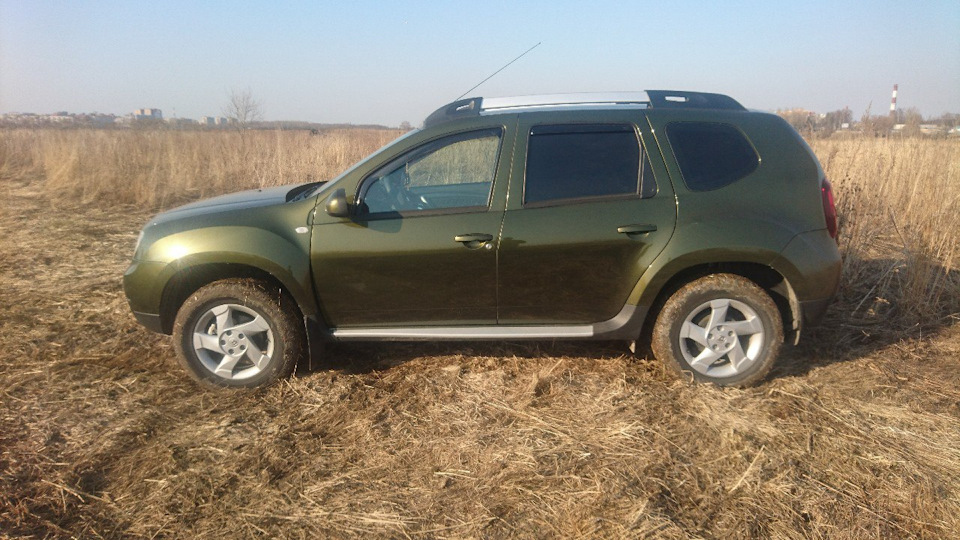 Renault Duster хаки