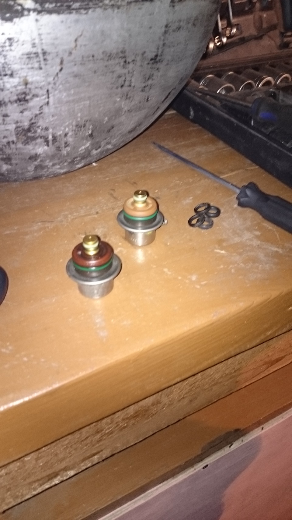 Сочится бенз из под форсунок. — DRIVE2