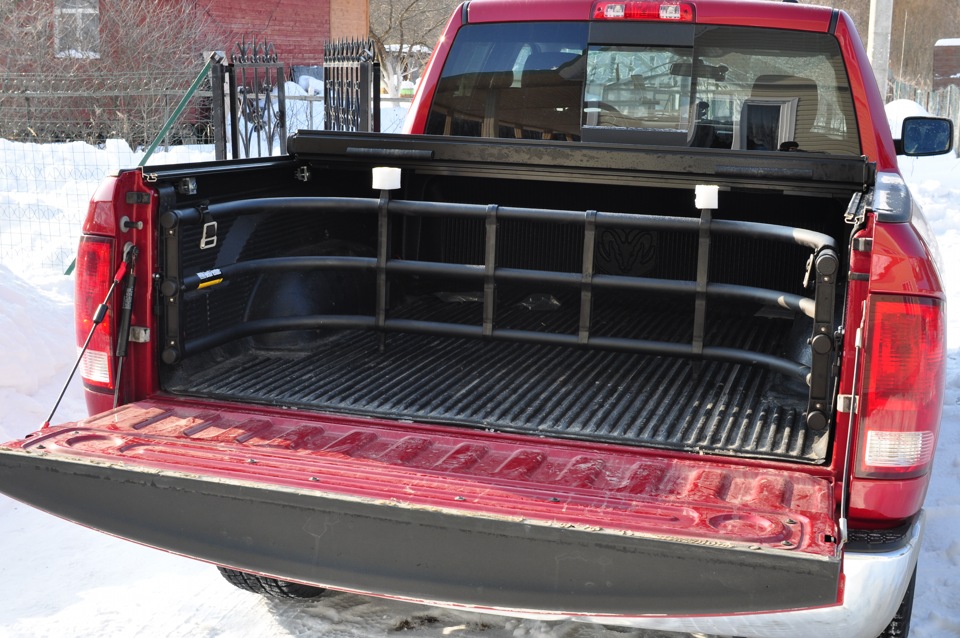 EZ Down Tailgate + AMP Research Bed X-Tender ™.