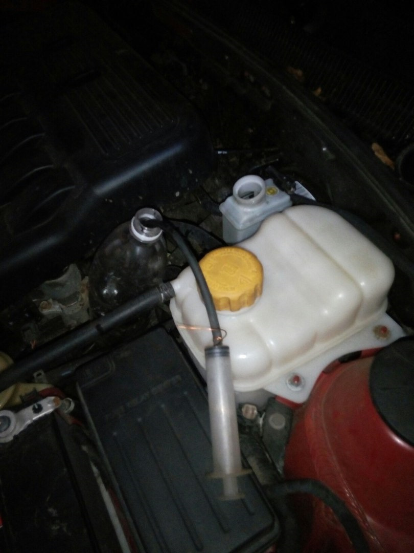 Замена тормозной жидкости — Chevrolet Lacetti SW, 1,6 л, 2008 года ...