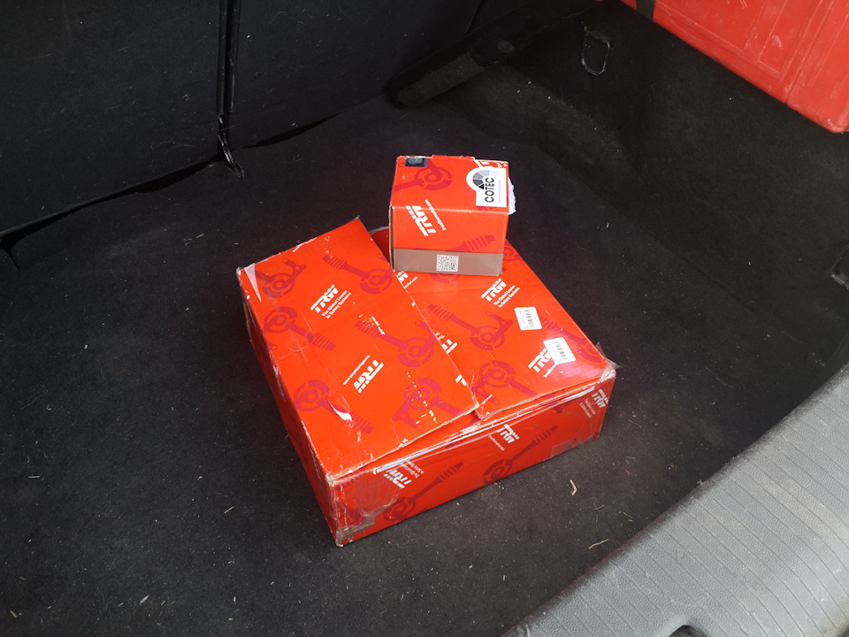 Замена тормозных дисков и колодок TRW — Opel Astra H GTC, 1,6 л, 2008 ...