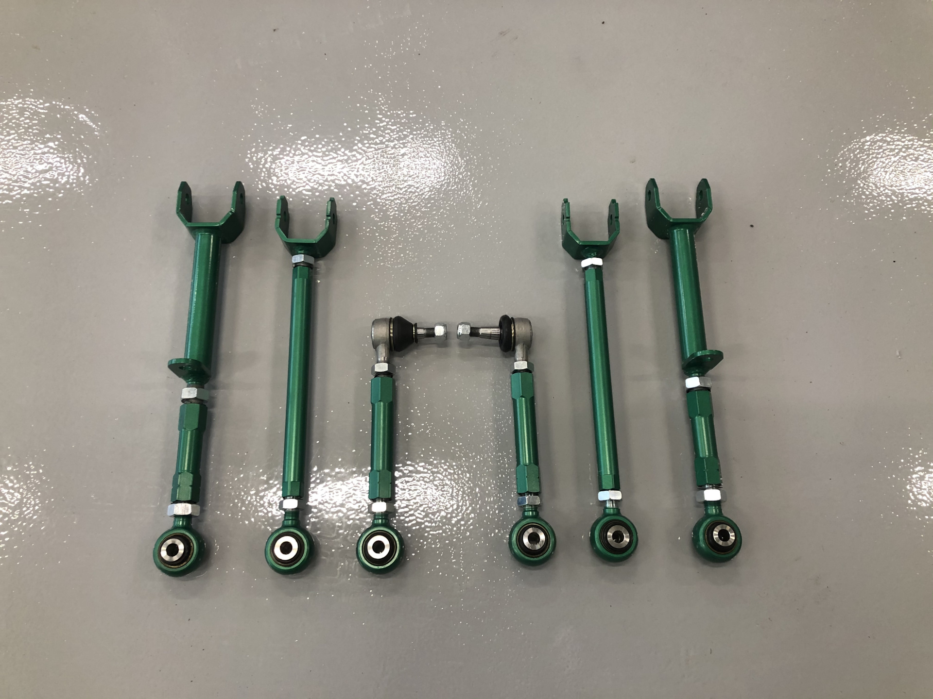 комплект тяг задних. реактивные тяги ваз 2107 усиленные. реактивные тяги ваз 2107 комплект. задняя тяга ваз 2104. реактивные тяги нива 2121.