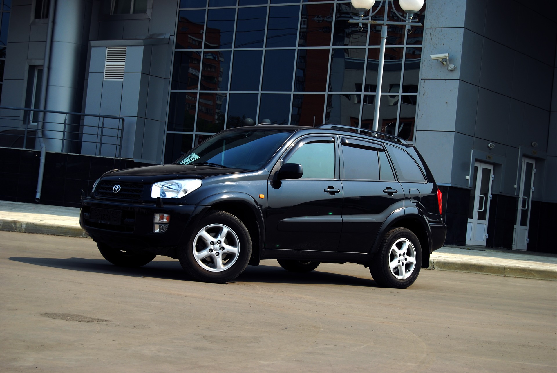      Toyota RAV4 20 2003 