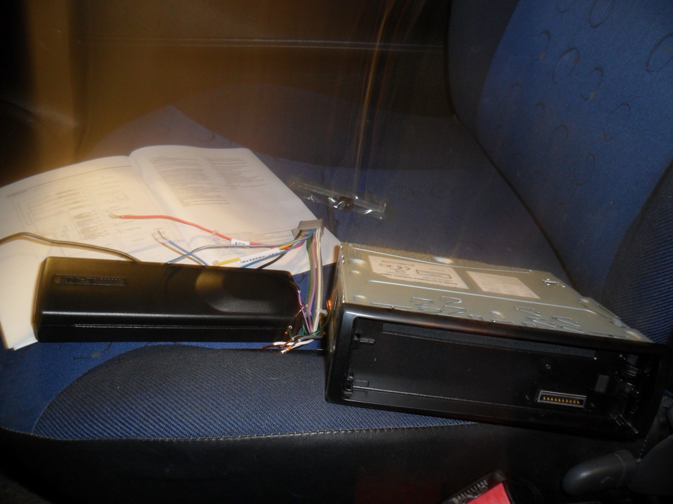 Долгожданная магнитола "Alpine CDE-110UB"))) — Peugeot Partner, 2 л ...