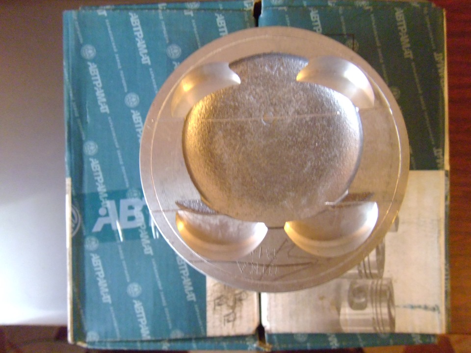 Поршня нива харьковские ! под турбо и их дороботка под меньшую степень ...