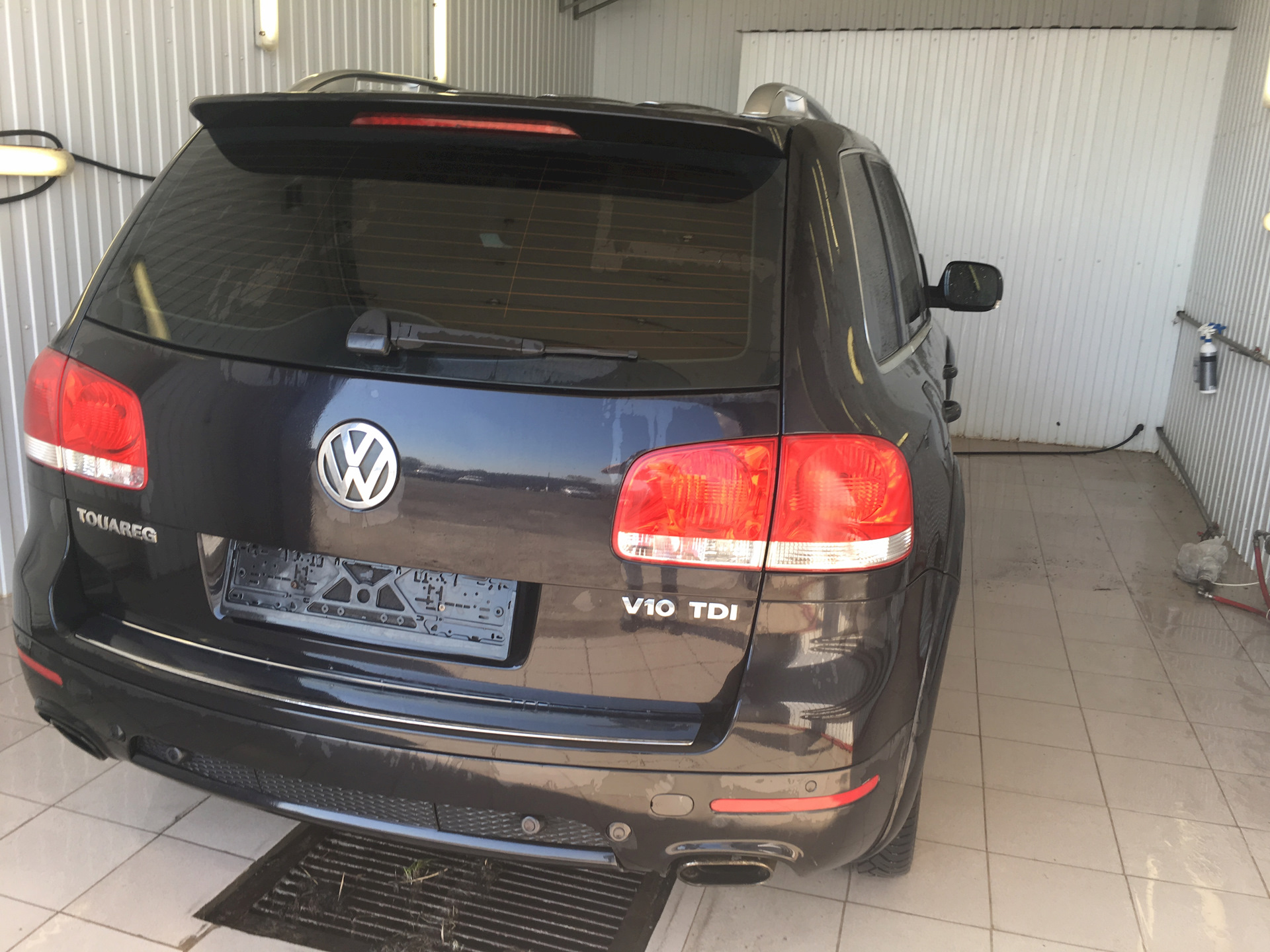 Туарег 5.0 дизель. Touareg v10 5.0 TDI. VW Touareg 5.0 v10 TDI. Фольксваген Туарег тди v10. Volkswagen Touareg v10 TDI В наклейках.