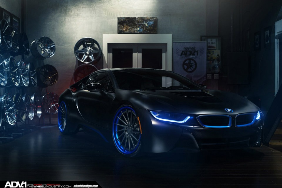 BMW i8 с подсветкой