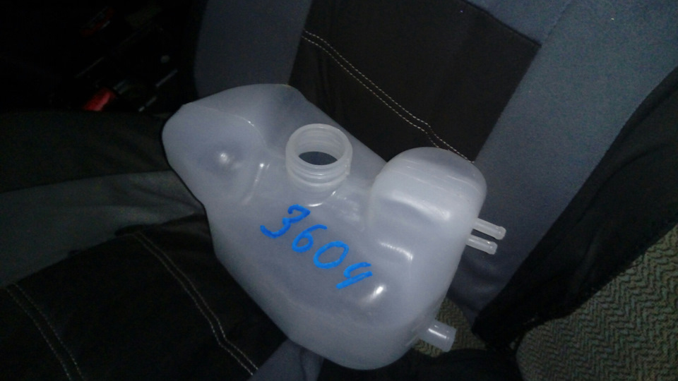 Прикупил тосол и расширительный бачок — Lada 21103, 1,5 л, 2001 года ...