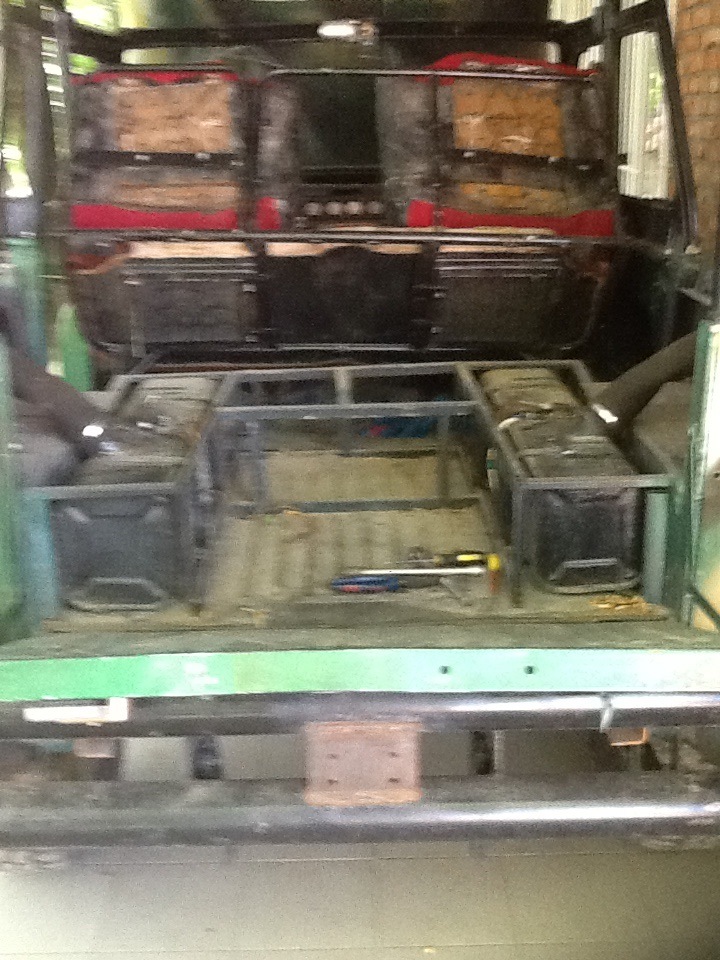 Чищу баки от Плохого бензина и от мусора от того что карбюратор забился ...