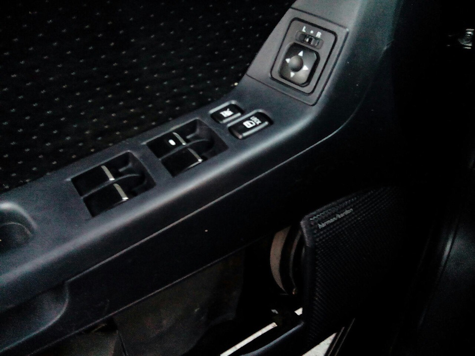 Накладки на кнопки стеклоподъемников — Mitsubishi Lancer X, 1,8 л, 2008 ...