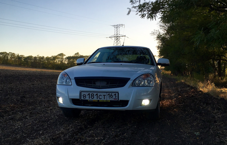 Поездка по полям, по лугам, разгон до 100км/ч — Lada Приора седан, 1,6 ...