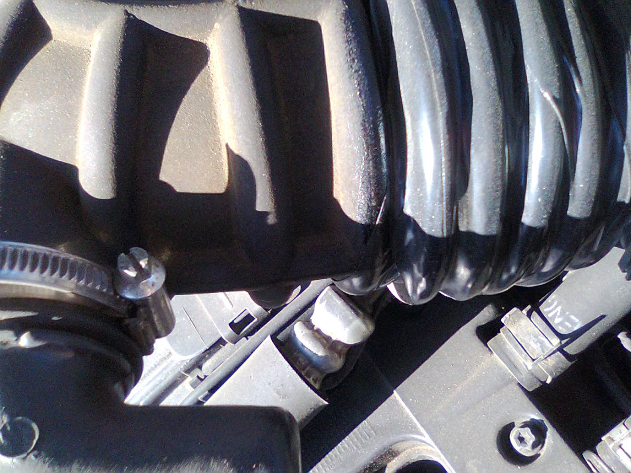 Замена пайпа воздушного фильтра! — Opel Antara, 2,4 л, 2011 года ...