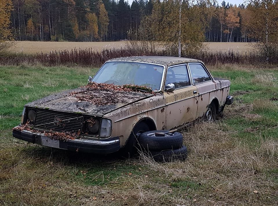 Кинь машинку. Вольво 244 гнилая. ВАЗ 2107 АВТОХЛАМ. ВАЗ-2105-седан-брошенная. Брошенные машины.